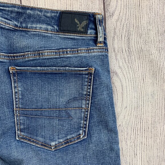 American Eagle Jeans 12 Straight Style Inseam 30.5" Distressed Knees Medium Wash - Picture 9 of 13